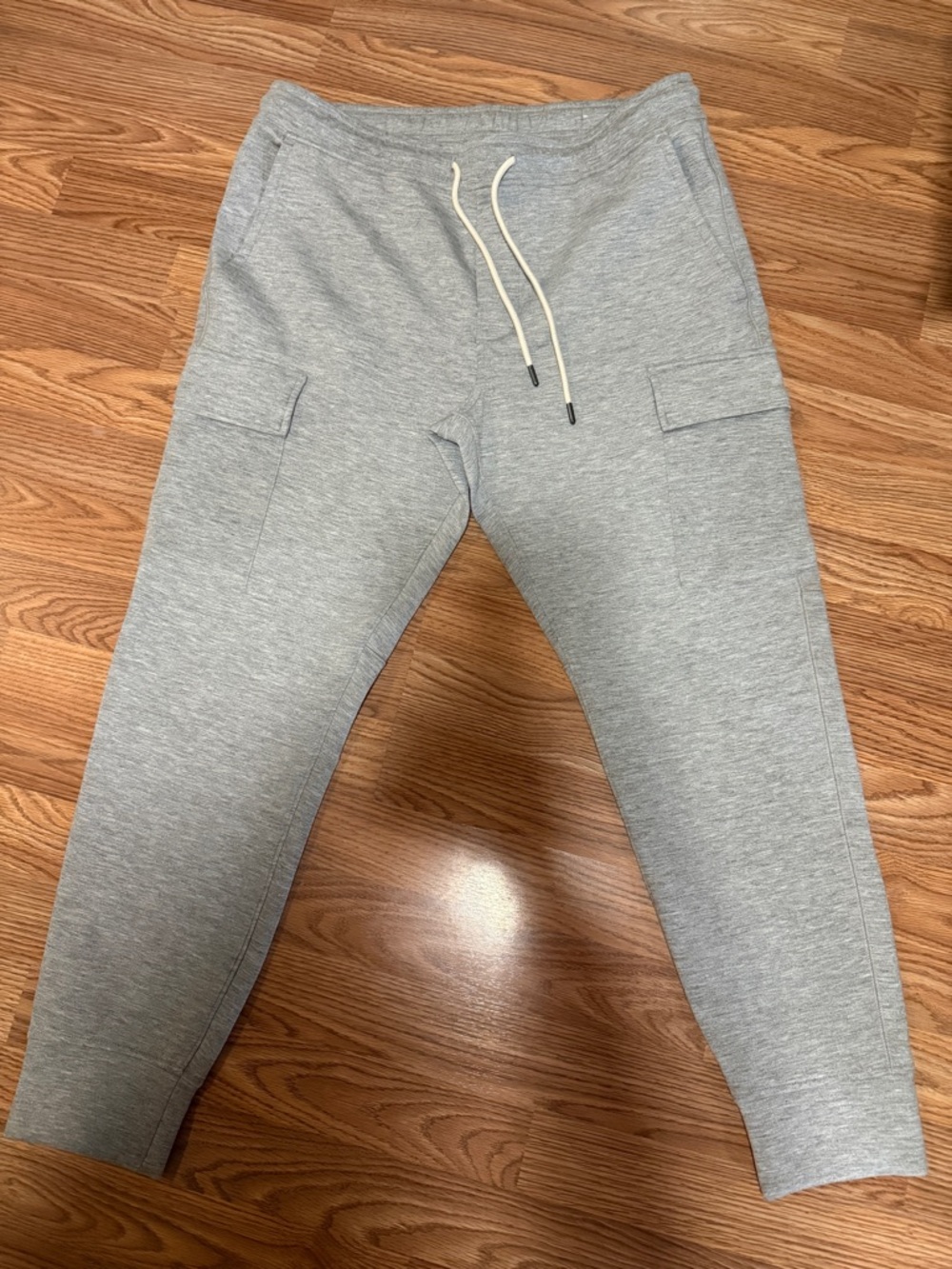 NWOT Size Large Men’s American Eagle AE 24/7 Cargo Joggers (heather grey)